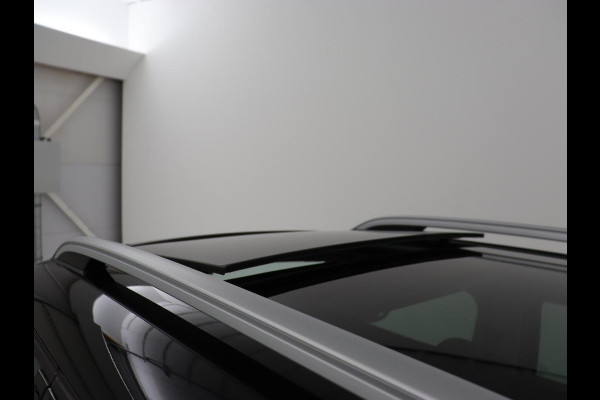 MINI Countryman 1.5 Cooper | Panoramadak | Leder | Stoelverwarming | Climate Control | JCW pakket | Head-up | Harman/Kardon