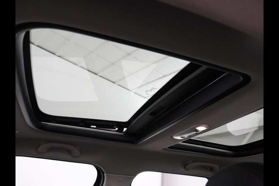 MINI Countryman 1.5 Cooper | Panoramadak | Leder | Stoelverwarming | Climate Control | JCW pakket | Head-up | Harman/Kardon