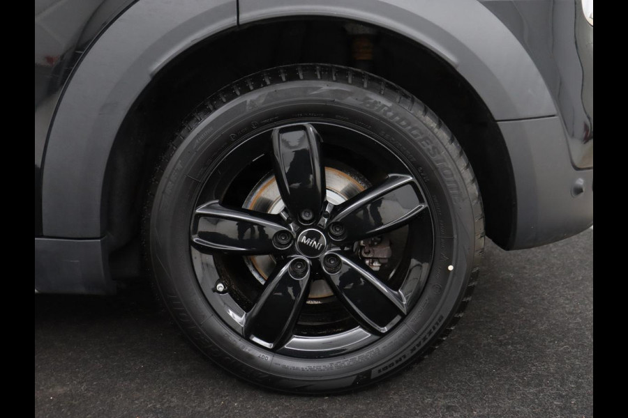 MINI Countryman 1.5 Cooper | Panoramadak | Leder | Stoelverwarming | Climate Control | JCW pakket | Head-up | Harman/Kardon