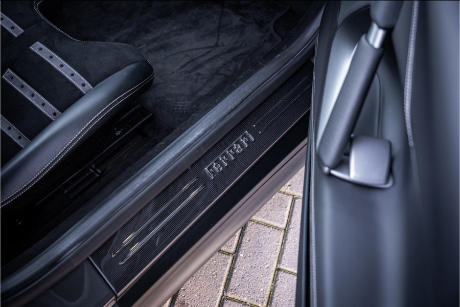 Ferrari 812 6.5 V12 Superfast HELE - Novitec | Grigio Scuro | Carbon Seats | Passenger Display