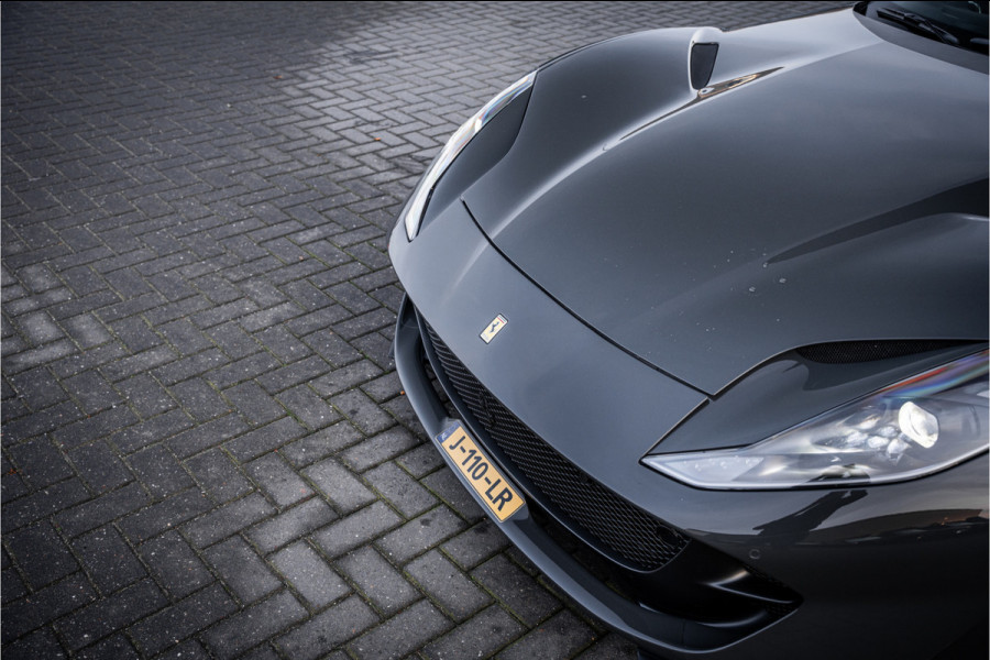 Ferrari 812 6.5 V12 Superfast HELE - Novitec | Grigio Scuro | Carbon Seats | Passenger Display