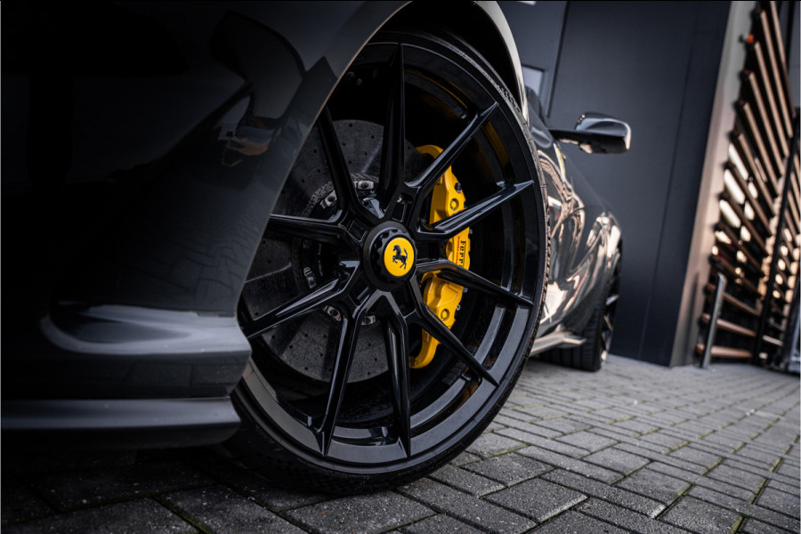 Ferrari 812 6.5 V12 Superfast HELE - Novitec | Grigio Scuro | Carbon Seats | Passenger Display