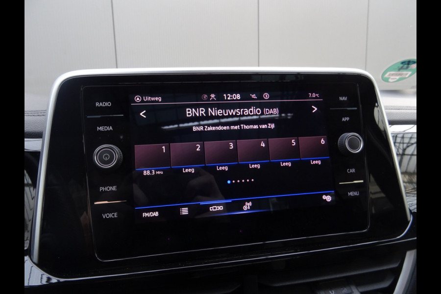 Volkswagen T-Roc 1.5 TSI R-Line * IQ LIGHT * KEYLESS * CARPLAY !!