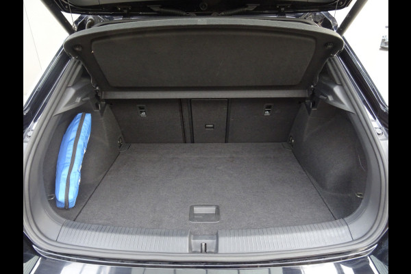 Volkswagen T-Roc 1.5 TSI R-Line * IQ LIGHT * KEYLESS * CARPLAY !!