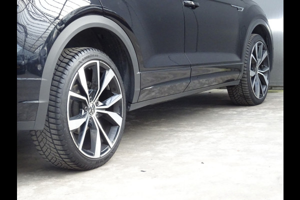 Volkswagen T-Roc 1.5 TSI R-Line * IQ LIGHT * KEYLESS * CARPLAY !!