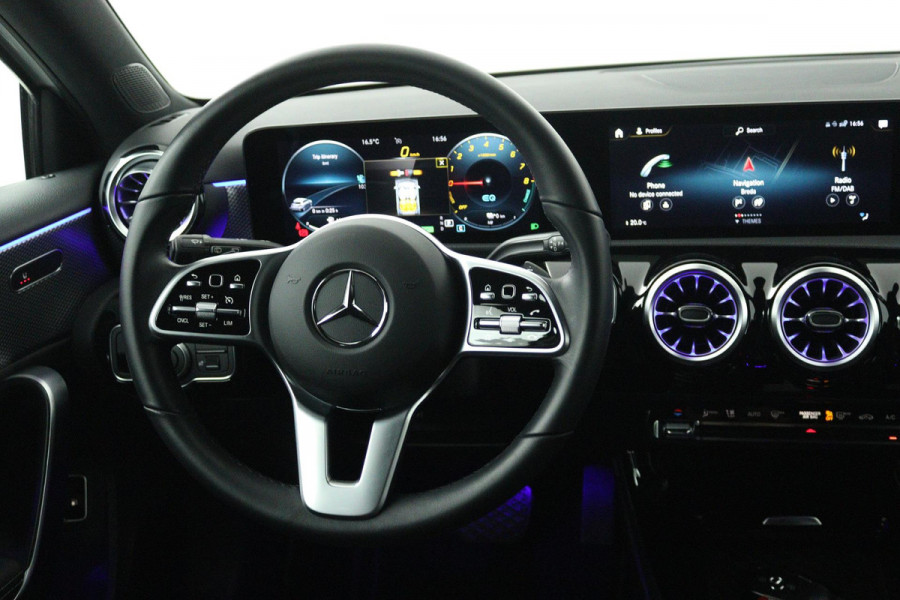 Mercedes-Benz A-Klasse 250 e Business Solution AMG Limited (SFEERVERLICHTING, STOELVERWARMING, ACHTERUITRIJCAMERA, NAVIGATIE)