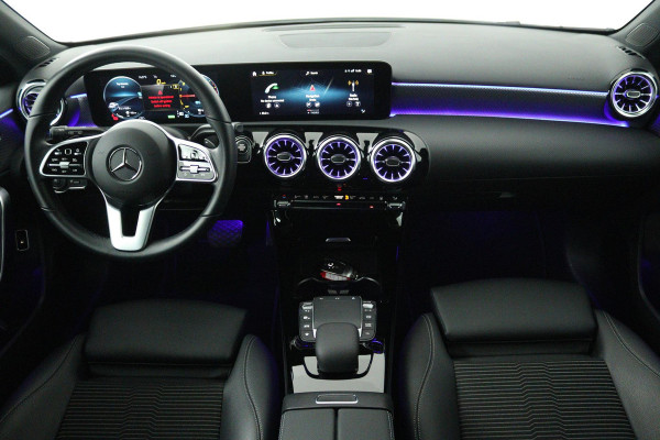 Mercedes-Benz A-Klasse 250 e Business Solution AMG Limited (SFEERVERLICHTING, STOELVERWARMING, ACHTERUITRIJCAMERA, NAVIGATIE)
