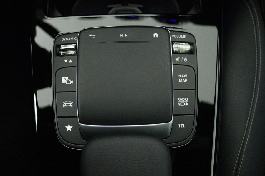 Mercedes-Benz A-Klasse 250 e Business Solution AMG Limited (SFEERVERLICHTING, STOELVERWARMING, ACHTERUITRIJCAMERA, NAVIGATIE)