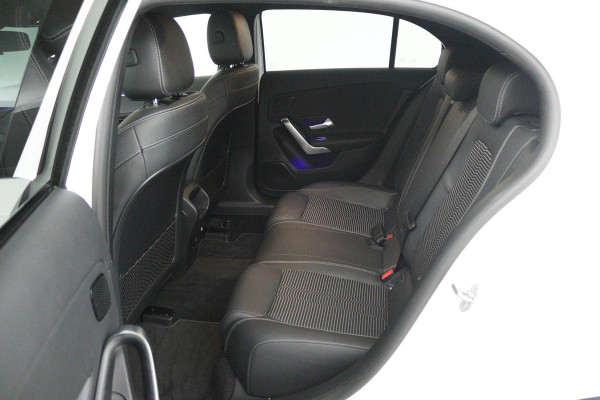 Mercedes-Benz A-Klasse 250 e Business Solution AMG Limited (SFEERVERLICHTING, STOELVERWARMING, ACHTERUITRIJCAMERA, NAVIGATIE)