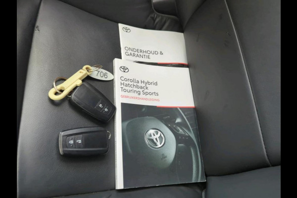 Toyota Corolla Touring Sports 1.8 Hybrid Business Plus Volledig Leder Airco ECC Navi Carplay PDC VA + Camera Adaptive Cruise Control Full LED 17" Velgen NL Auto 1e Eig. Dealer onderhouden