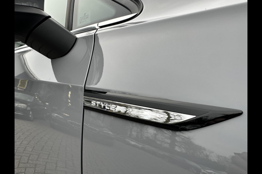 Volkswagen Golf 1.5 eTSI 150PK DSG Style IQLight|ACC|Camera|Memory|Massage|DAB|CarPlay