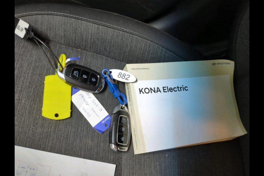 Hyundai Kona EV Comfort 64 kWh Airco Navi Carplay PDC VA+ Camera Full LED Cruise Control Lane Assist Digital Dashboard