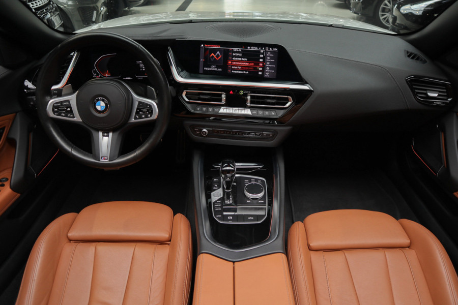 BMW Z4 Roadster sDrive30i High Exe M-pakket HUD Leer Camera PDC Stoelverwarming Stuurverwarming Memory seats LM velgen
