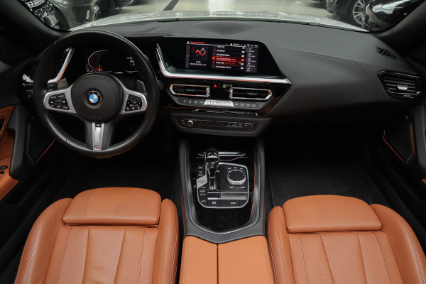 BMW Z4 Roadster sDrive30i High Exe M-pakket HUD Leer Camera PDC Stoelverwarming Stuurverwarming Memory seats LM velgen