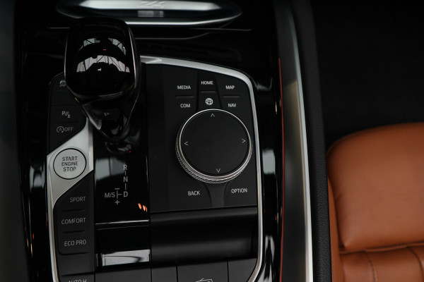 BMW Z4 Roadster sDrive30i High Exe M-pakket HUD Leer Camera PDC Stoelverwarming Stuurverwarming Memory seats LM velgen