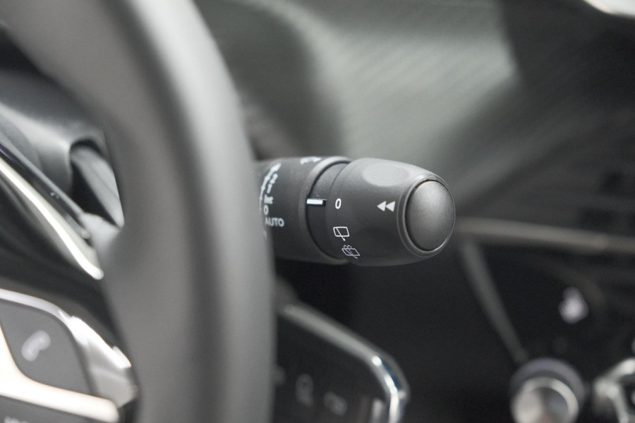 Peugeot 208 Hybrid 110 e-DCS6 Allure | Stoelverwarming | Apple Carplay | Parkeersensoren