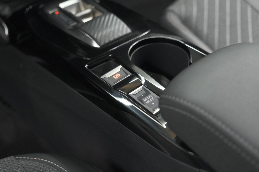 Peugeot 208 Hybrid 110 e-DCS6 Allure | Stoelverwarming | Apple Carplay | Parkeersensoren