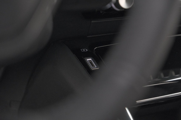 Peugeot 208 Hybrid 110 e-DCS6 Allure | Stoelverwarming | Apple Carplay | Parkeersensoren