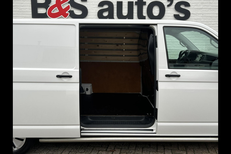 Volkswagen Transporter 2.0 TDI L2H1 28 Automaat Carplay Cruise PDC V+A DAB Airco Trekhaak