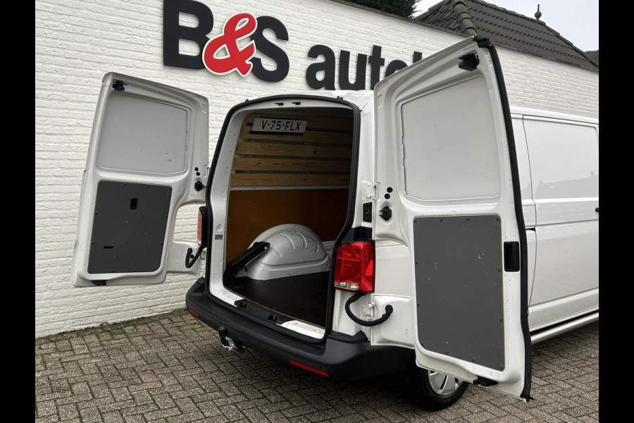 Volkswagen Transporter 2.0 TDI L2H1 28 Automaat Carplay Cruise PDC V+A DAB Airco Trekhaak