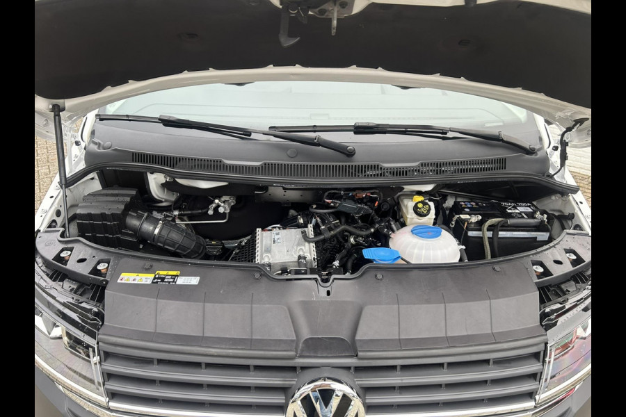 Volkswagen Transporter 2.0 TDI L2H1 28 Automaat Carplay Cruise PDC V+A DAB Airco Trekhaak