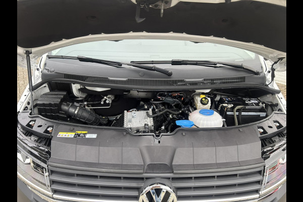 Volkswagen Transporter 2.0 TDI L2H1 28 Automaat Carplay Cruise PDC V+A DAB Airco Trekhaak