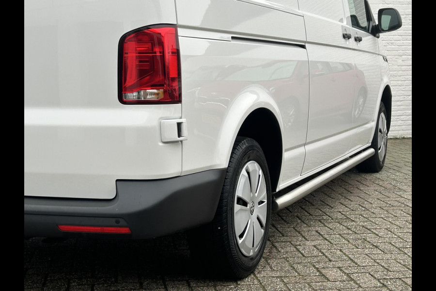 Volkswagen Transporter 2.0 TDI L2H1 28 Automaat Carplay Cruise PDC V+A DAB Airco Trekhaak