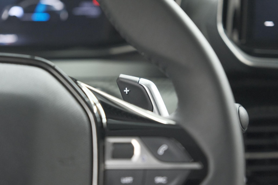 Peugeot 208 Hybrid 110 e-DCS6 Allure | Stoelverwarming | Apple Carplay | Parkeersensoren