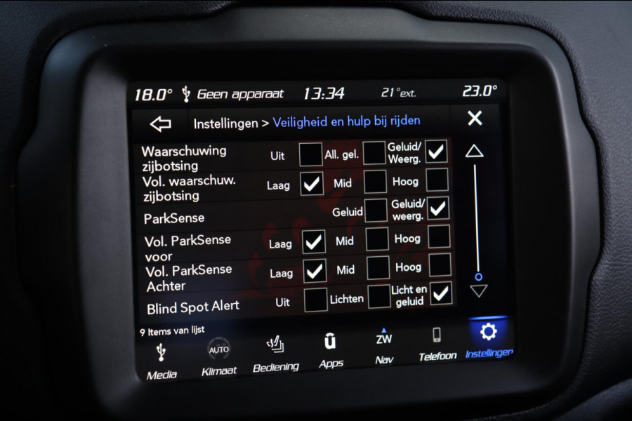 Jeep Renegade 1.3T Limited / LED / KEYLESS / CAMERA / CARPLAY / STUUR+STOELVERW