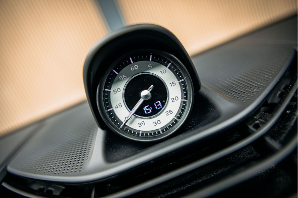 Porsche Taycan Performance 84 kWh | NL geleverd | Sport Chrono | Bose | Electric Sport Sound | Stoelverwarming |