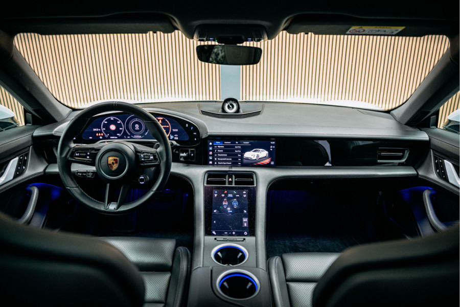 Porsche Taycan Performance 84 kWh | NL geleverd | Sport Chrono | Bose | Electric Sport Sound | Stoelverwarming |