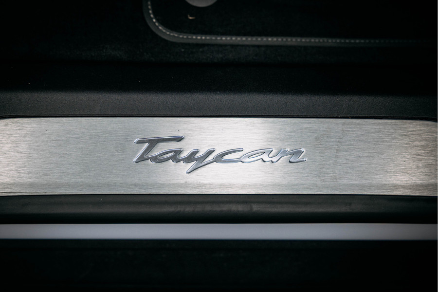 Porsche Taycan Performance 84 kWh | NL geleverd | Sport Chrono | Bose | Electric Sport Sound | Stoelverwarming |