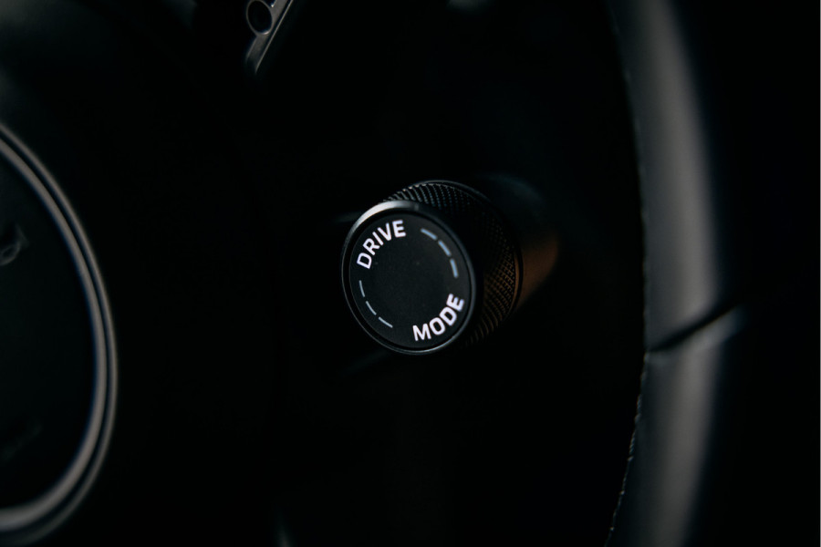 Porsche Taycan Performance 84 kWh | NL geleverd | Sport Chrono | Bose | Electric Sport Sound | Stoelverwarming |