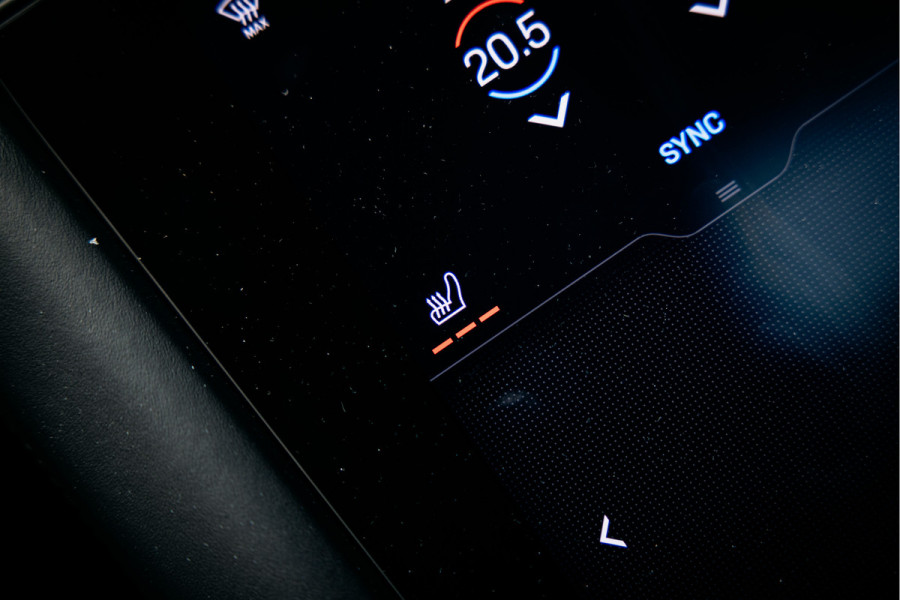 Porsche Taycan Performance 84 kWh | NL geleverd | Sport Chrono | Bose | Electric Sport Sound | Stoelverwarming |