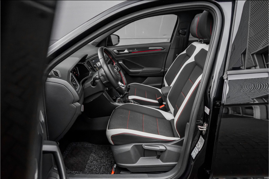 Volkswagen T-Roc 1.5 TSI Sport Navi ACC LED Trekhaak