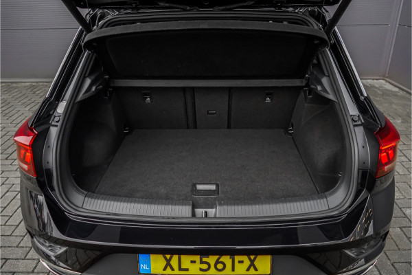 Volkswagen T-Roc 1.5 TSI Sport Navi ACC LED Trekhaak