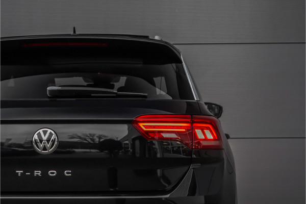 Volkswagen T-Roc 1.5 TSI Sport Navi ACC LED Trekhaak