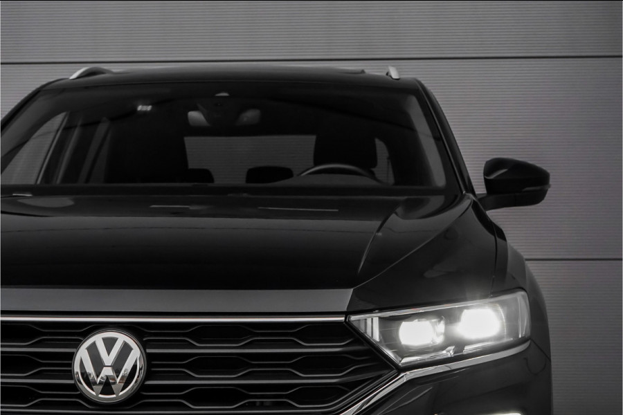 Volkswagen T-Roc 1.5 TSI Sport Navi ACC LED Trekhaak