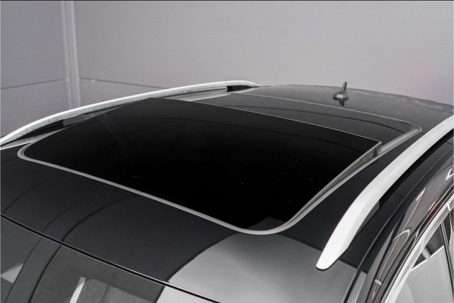 Volkswagen T-Roc 1.5 TSI Sport Navi ACC LED Trekhaak