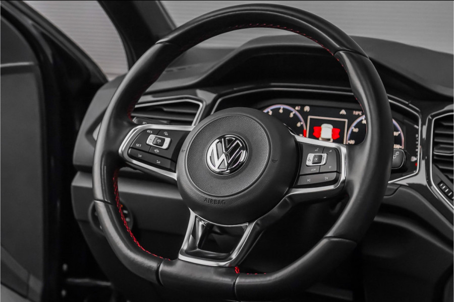 Volkswagen T-Roc 1.5 TSI Sport Navi ACC LED Trekhaak