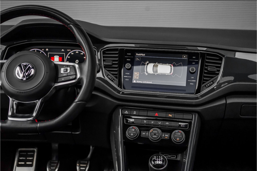 Volkswagen T-Roc 1.5 TSI Sport Navi ACC LED Trekhaak