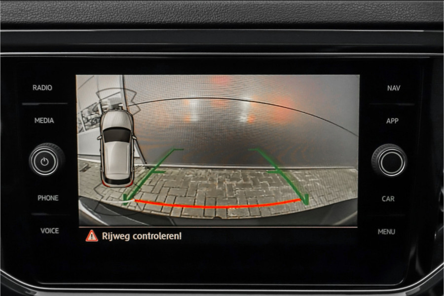 Volkswagen T-Roc 1.5 TSI Sport Navi ACC LED Trekhaak