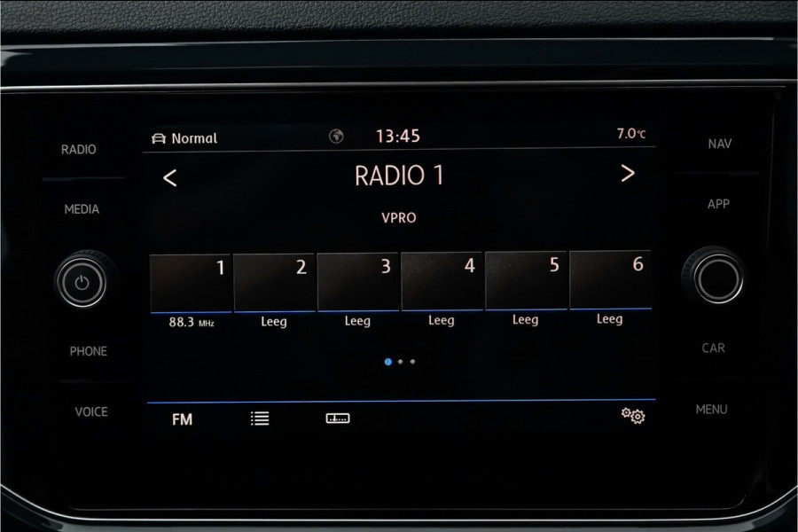 Volkswagen T-Roc 1.5 TSI Sport Navi ACC LED Trekhaak