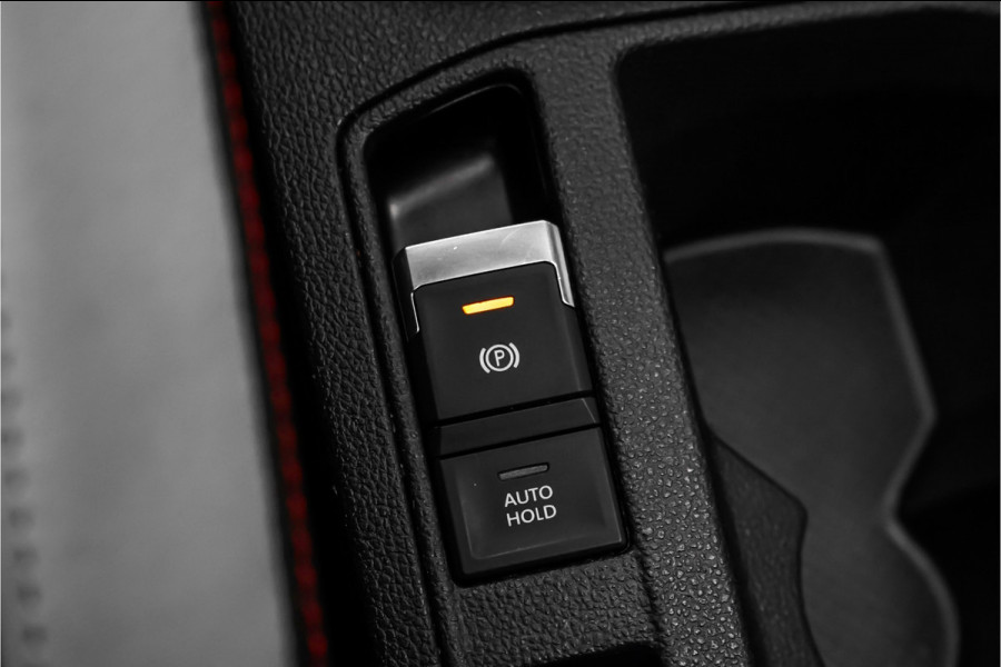 Volkswagen T-Roc 1.5 TSI Sport Navi ACC LED Trekhaak