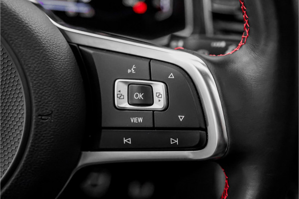 Volkswagen T-Roc 1.5 TSI Sport Navi ACC LED Trekhaak