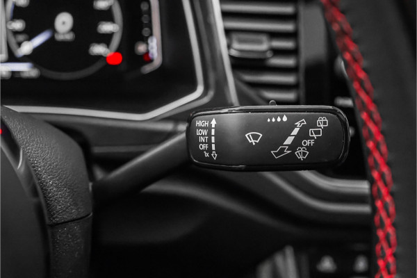 Volkswagen T-Roc 1.5 TSI Sport Navi ACC LED Trekhaak