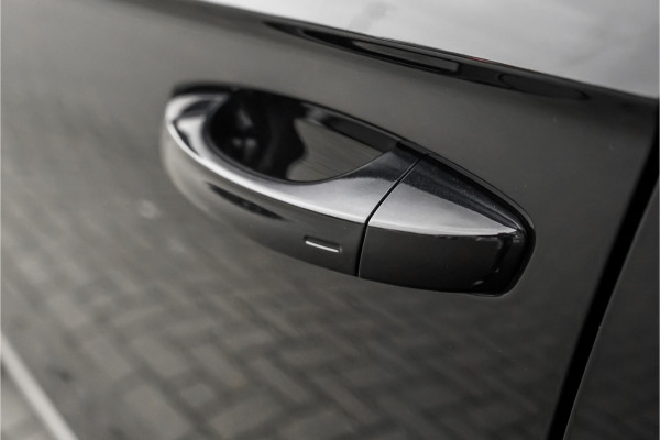 Volkswagen T-Roc 1.5 TSI Sport Navi ACC LED Trekhaak