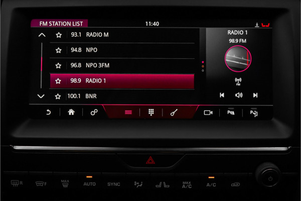 Jaguar E-Pace 2.0 P250 AWD HSE R-Dynamic CarPlay Trekhaak Camera 19"