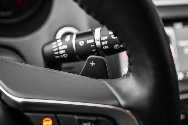 Jaguar E-Pace 2.0 P250 AWD HSE R-Dynamic CarPlay Trekhaak Camera 19"