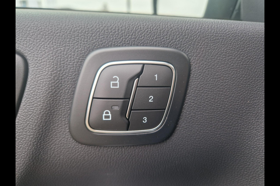 Ford Kuga 2.5 PHEV Sound Edition 243pk | Ford Voorraad | Panorama Dak | 20 inch Lichtmetaal | Winterpack | Matrix LED | Driver Assistance Pack